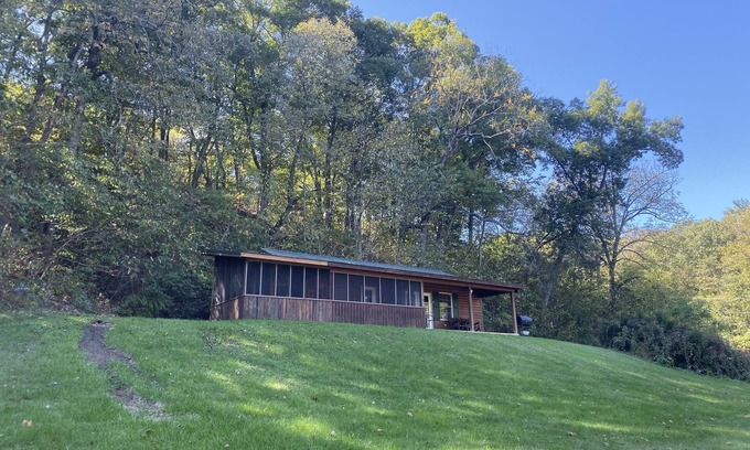 Luray Cabin | Family Friendly Cozy Cabin Located On The Shenandoah River.