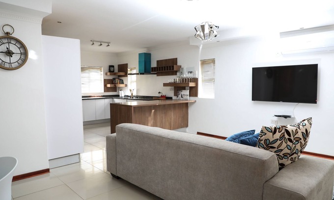 Tlokweng House | Family Friendly Cozy Home