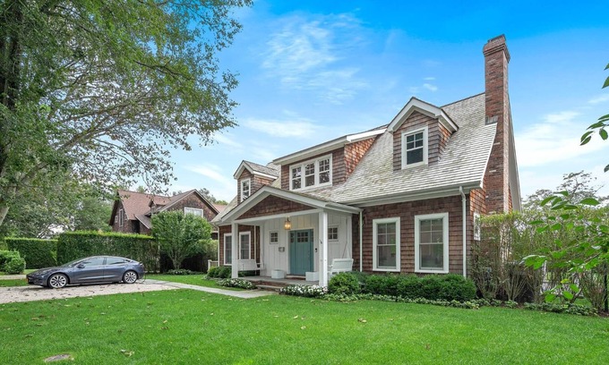 Village of East Hampton House | Family Friendly East Hampton Village Home