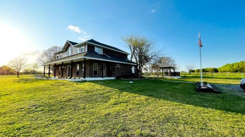 McKinney House | Family-Friendly Farmhouse McKinney TX