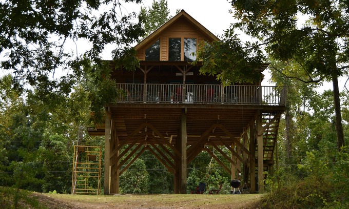 Woodville House | family friendly, fishing, duck hunting, water sports or boat riding!