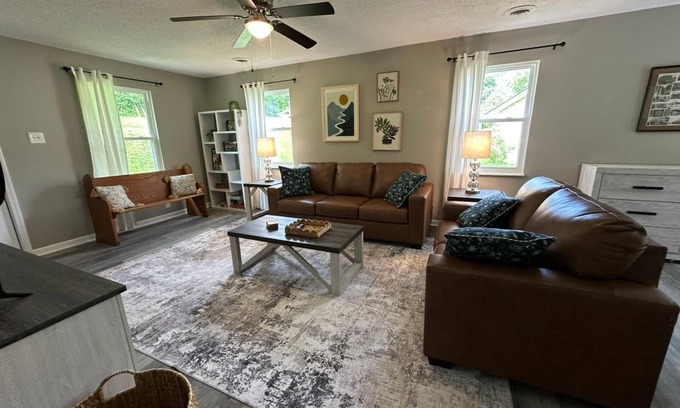 Knoxville House | Family-Friendly Fountain City 3BR - Quiet Stay with Deck & Backyard