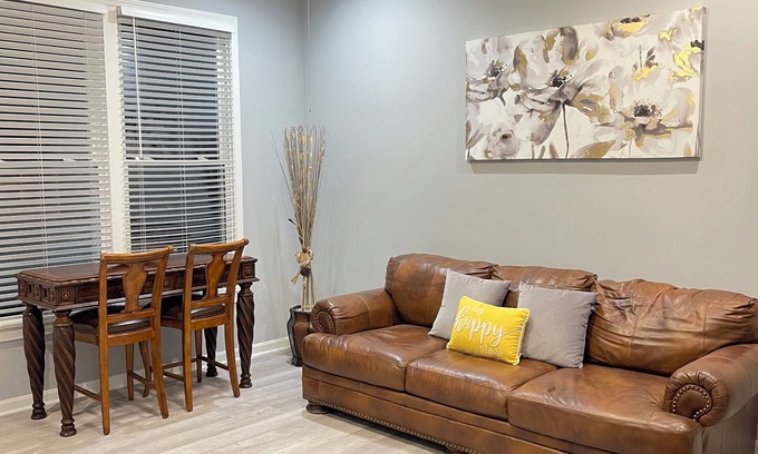 Portland House | Family Friendly, Free Parking, WiFi, Spacious, Historically Modern Living