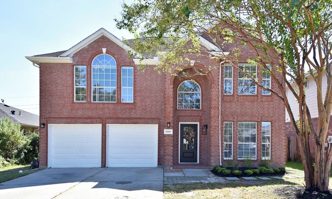 Barker House | Family-Friendly Getaway in Katy-Spacious Cozy Retreat!