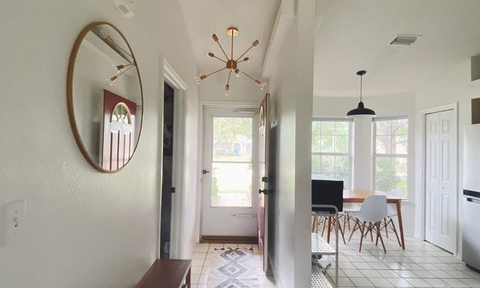 Navarre House | Family Friendly Getaway close to beach