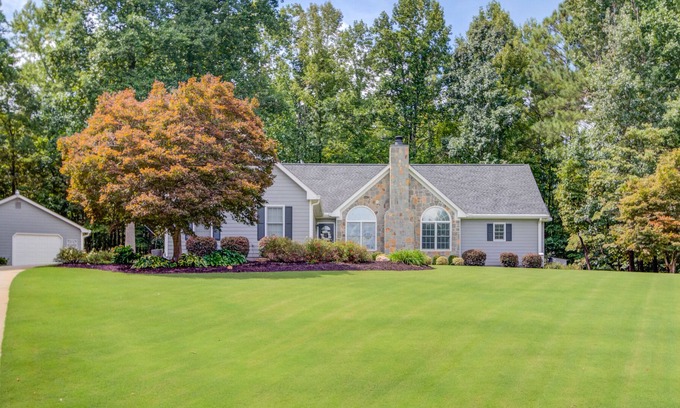 Braselton House | family-friendly, girls trip to the winery, guys trip to the track