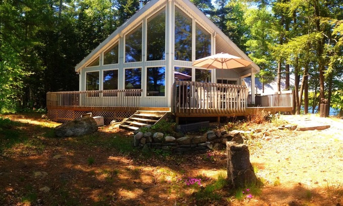 The Archipelago Cottage | Family Friendly Granite Point Cottage