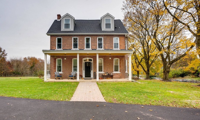 Mainland House | Family-Friendly Hatfield Home: 3 Mi to Downtown!
