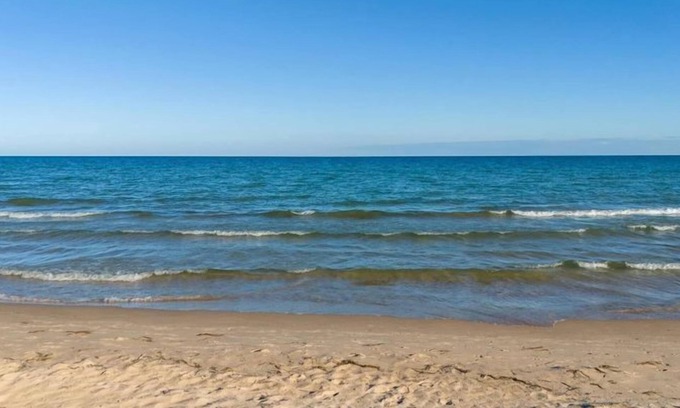 Jacksonport Cottage | Family-friendly home on Lake Michigan, sandy beach!