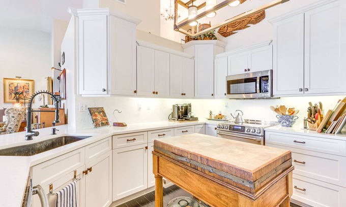 Park Place House | Family-Friendly Holiday Townhome with Boat Dock!