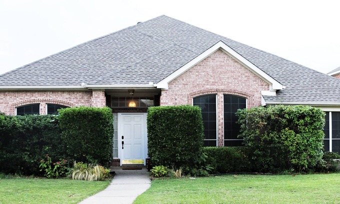 Plano House | Family Friendly Home Convenient to everything!