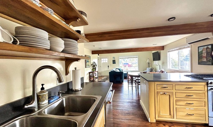 Creswell House | Family Friendly Home on the Park