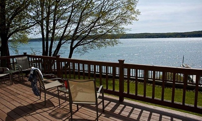 Munising House | Family Friendly Home on Lake Superior! Wake up to a Pictured Rocks Sunrise!