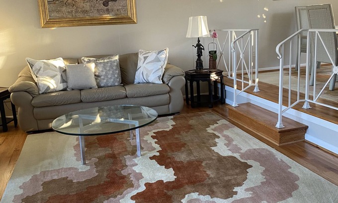 West End House | Family friendly home, sleeps 8, close to DC attractions.nNew kitchen.