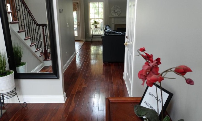 Town Center House | Family Friendly Home 7 Bedrooms