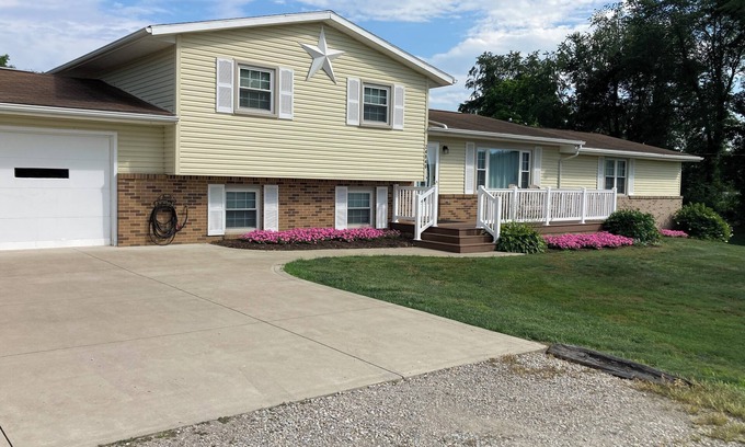 Keene House | Family-friendly Home with large backyard and game room