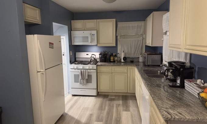 Euclid House | Family Friendly Home