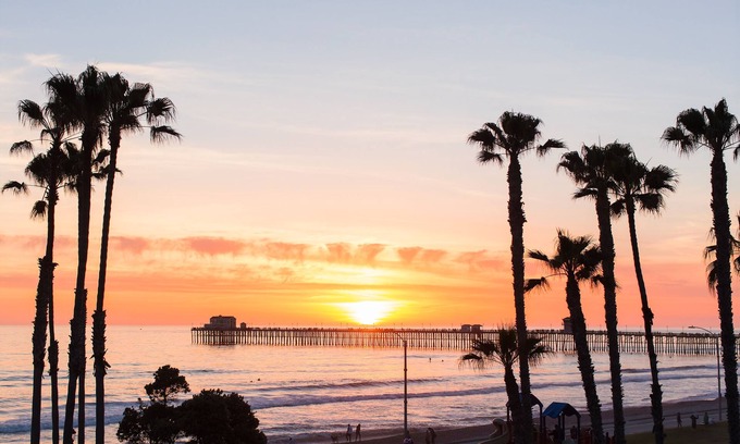 Loma Alta House | Family Friendly Home with Ocean Views - 10 min from the beach!