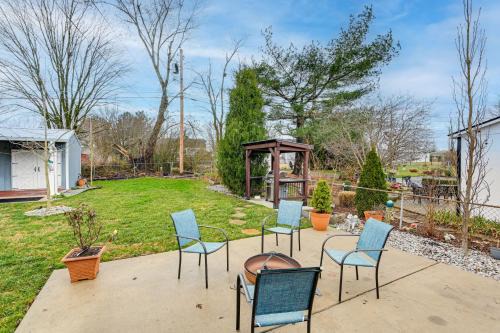 Springfield House | Family-Friendly Home with Yard 27 Mi to Nashville!
