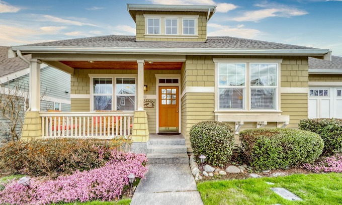 Sequim House | Family-friendly home w/full kitchen, gas grill & patio - close to downtown