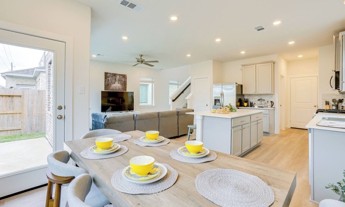 Hockley House | Family-Friendly Home w/Yard in Hockley!