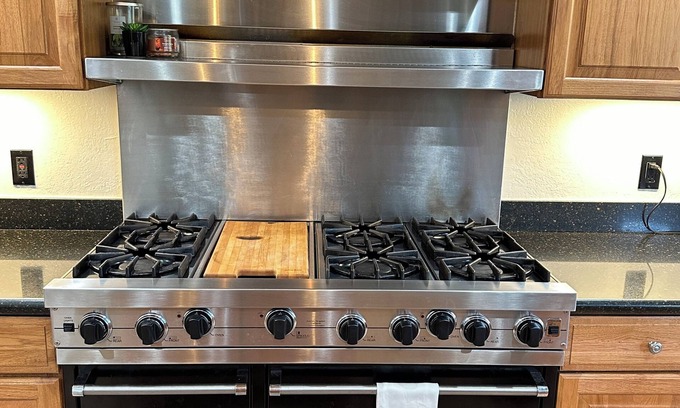 Morrison House | Family friendly home with gorgeous mountain views! 15 minutes to Red Rocks
