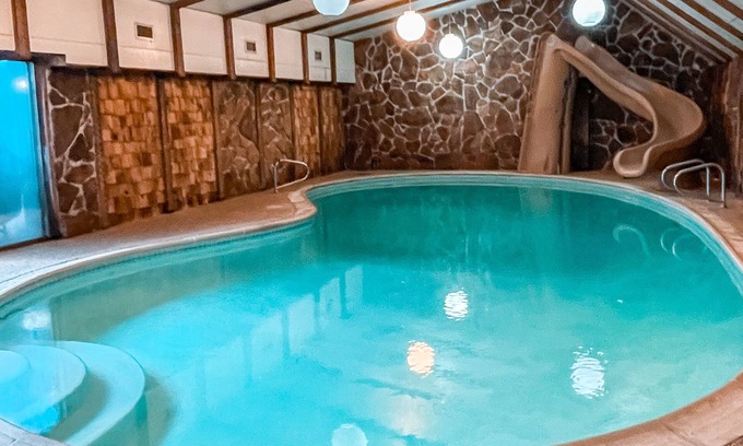 Redmond House | Family friendly home w/private indoor pool and outdoor hot tub!
