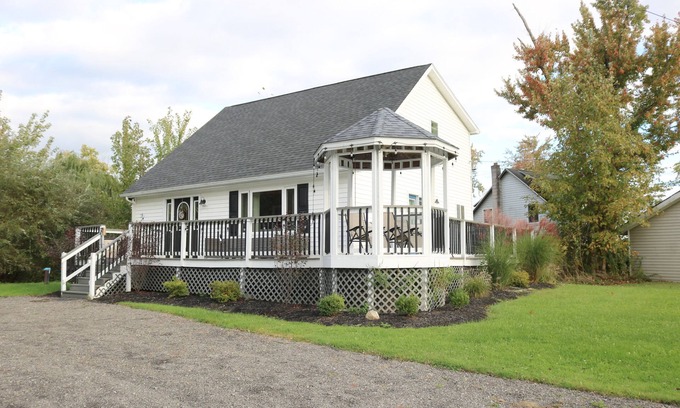 Jamestown House | Family friendly house close to lake and boat launch!