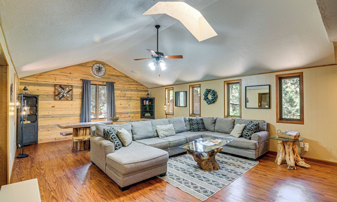 South Fork Cabin | Family-Friendly House: Fish, Hike, Bike & More!