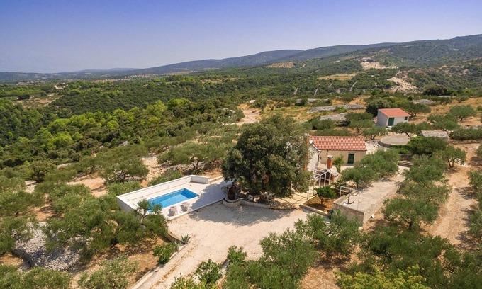 Praznica House | Family friendly house with a swimming pool Pučišća, Brač (K-21243)