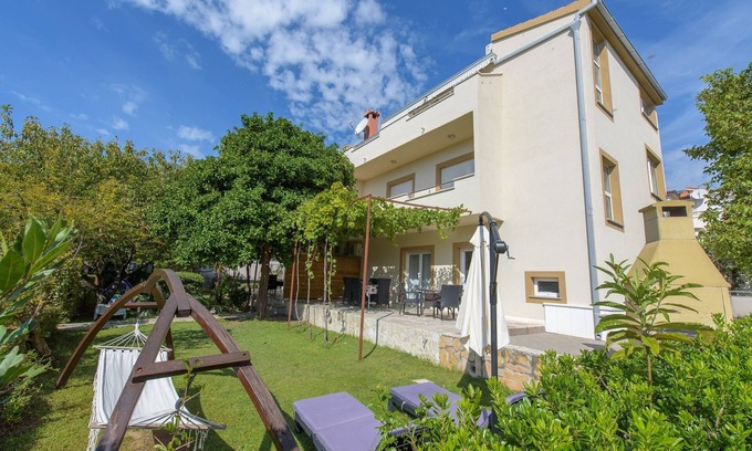 Kastel Stafilic House | Family-friendly villa, only 150m to the child-friendly beach