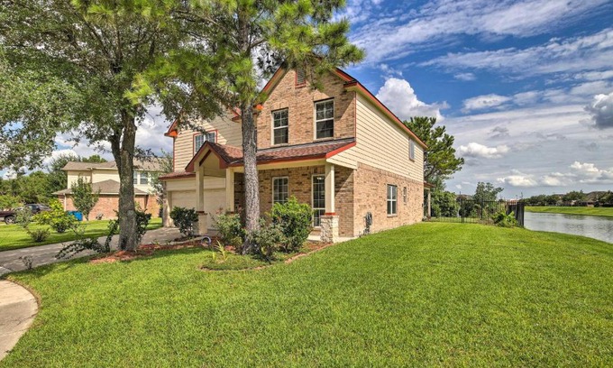 Humble House | Family-Friendly Humble Retreat, Near Parks!