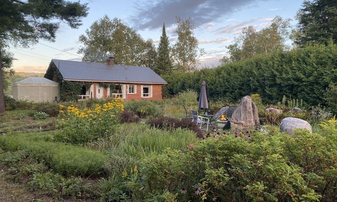 La Minerve Cottage | Family Friendly including the 4 legged ones (pet friendly)