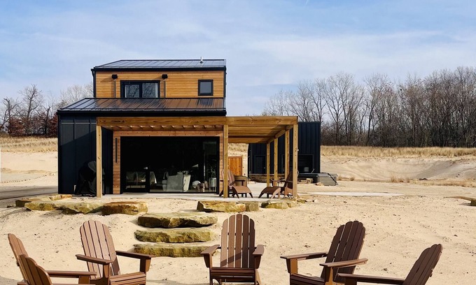 Stevensville House | Family Friendly Lake Front New Build - 5bdrm + Hot Tub