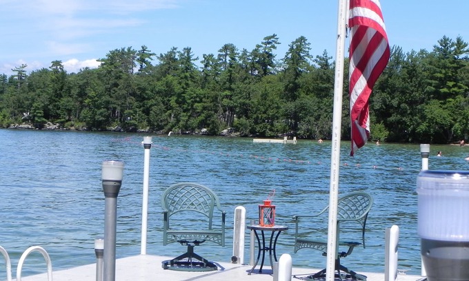 Moultonborough House | Family Friendly Lake Winnipesaukee Water Front.Boat launch across the street