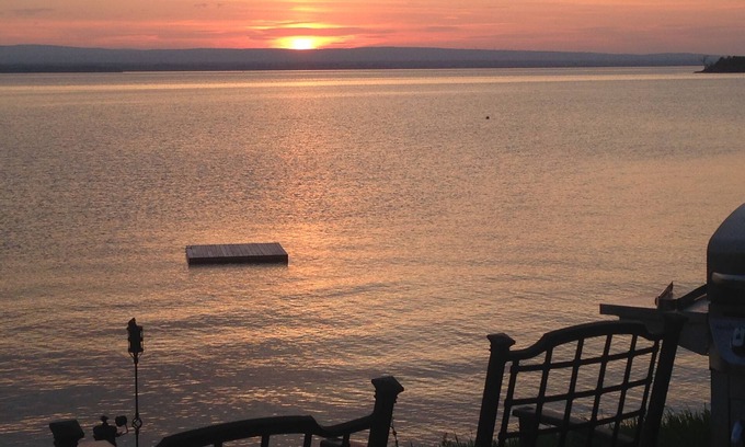 South Hero House | Family Friendly Lake Front Property on the Water's Edge. Spectacular Setting.