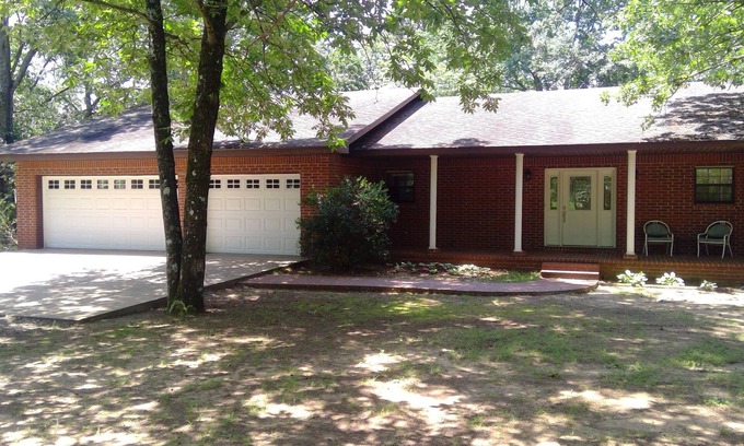 Clinton House | Family Friendly Lakefront House on Greers Ferry Lake 1/2 mile to Marina, Boating