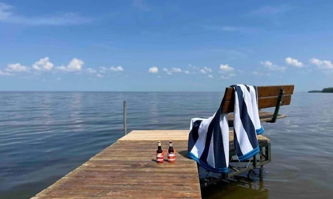 Vineland Cabin | Family Friendly + Lakefront Getaway + Kayaks