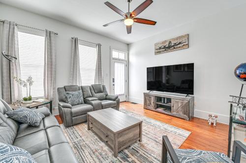 Schnitzelburg House | Family-Friendly Louisville Gem Prime Location!