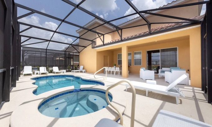 Sunridge Woods House | Family-Friendly Luxury Villa | Sleeps 18 | Private Pool, Game Room & More!