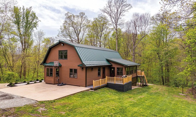 New Lisbon House | Family-Friendly Milton Home on 14 Acres w/Hot Tub