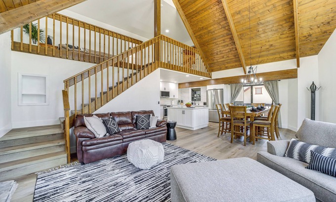 Munds Park Cabin | Family Friendly: Modern Cabin in Munds Park!