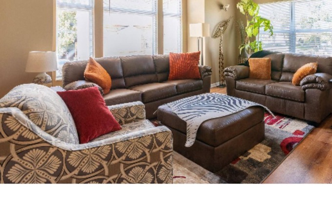 St. Louis House | Family-friendly near Hospitals w KING bed Large 3 Bedroom Beautiful and Inviting