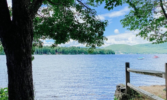 Bridgewater House | Family Friendly Newfound Lake Home, Sleeps 10, Pool Table, Kayaks & Paddleboards