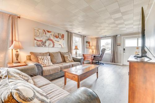 Ontario House | Family-Friendly Ontario Home in Central Location!