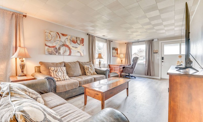 Ontario House | Family-Friendly Ontario Home in Central Location!