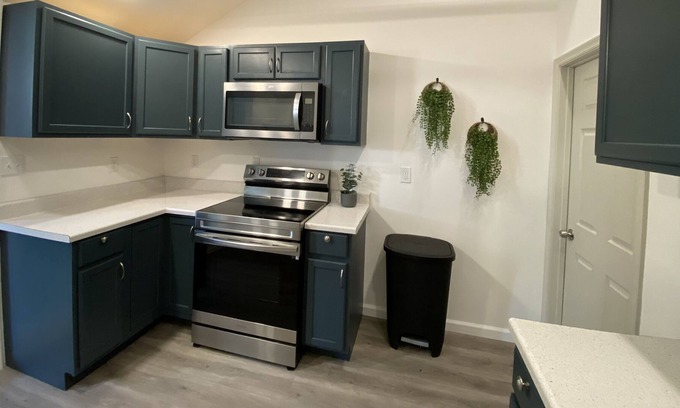 Lebanon House | Family Friendly, Pet friendly and 11 miles to Hershey Park and more!