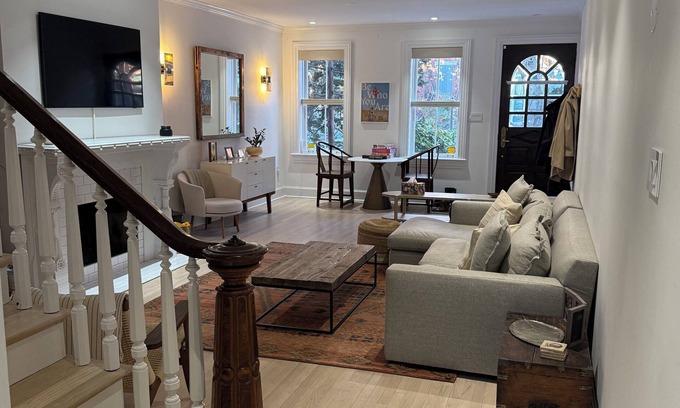 Fairmount House | Family-friendly Philly Rowhome with Garage and Deck - Dream Location!