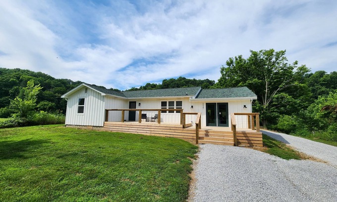 Seymour House | Family-friendly, playroom w/air hockey & arcade games, hot tub, mountain views!