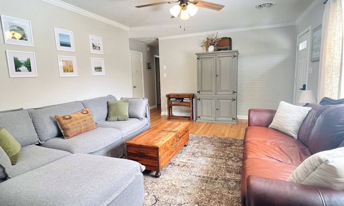 Woodstock House | Family Friendly Rancher with Large Fenced Yard, 5 mins from I-81.
